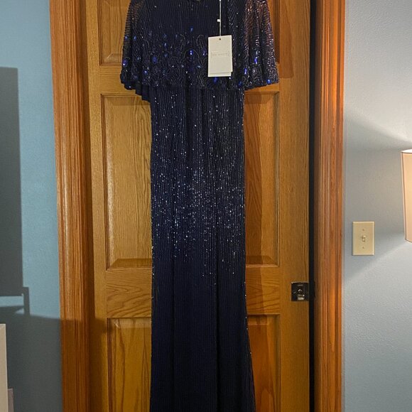 NWT $598 High Neck Cape Dress Mac Duggal Size 10 - Picture 4 of 6